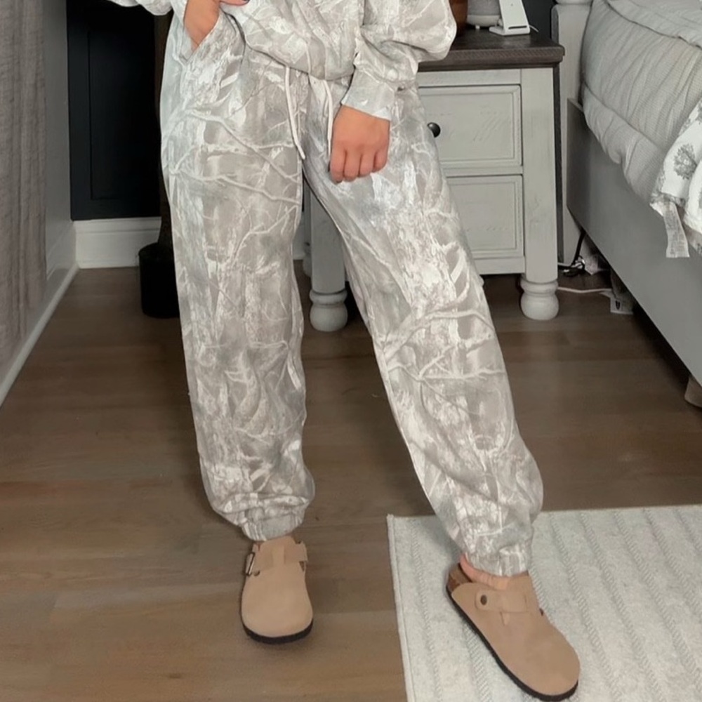 Abercrombie & Fitch camo sweatpants